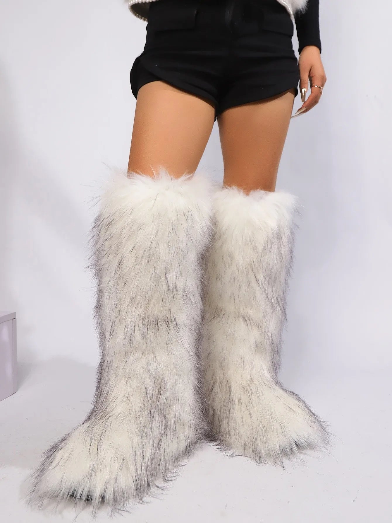 New Designer Luxury Women Fluffy Faux Fur High Tube Snow Boots Long Fur Mongolian Wool Boots Knee High Boots Ankle Snow Boots